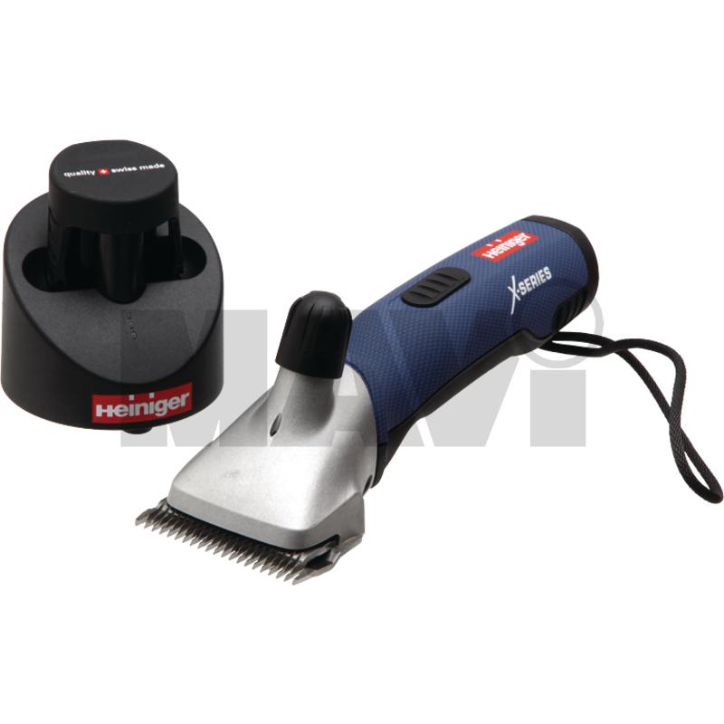 Masini de tuns Masina de tuns Mașina de tuns Xplorer este echipată cu cea mai recentă tehnologie Li-lon. Aceasta permite până la două ore de funcționare fără cablu. Datorita angrenajului unic cu dinți dubli, puterea este transferata in mod optim de la mot